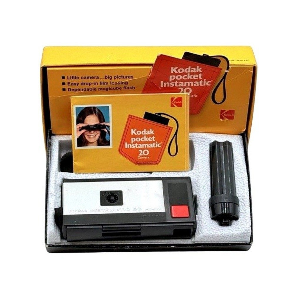 Vintage Kodak Pocket Instamatic 20 Camera Kit Box Manual Flash Untested